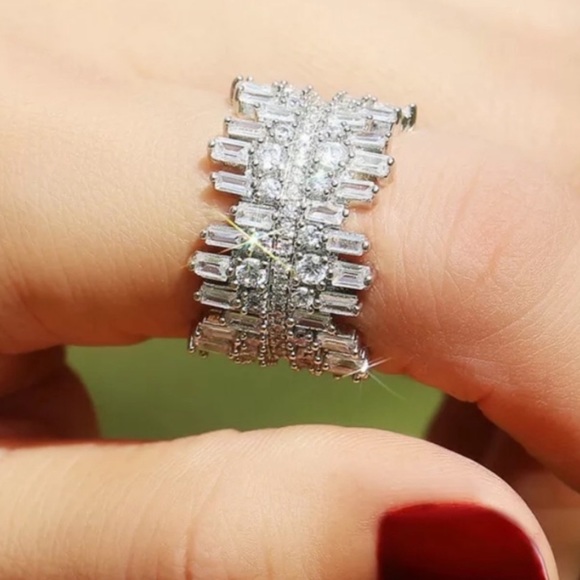 NEW💍925 STERLING SILVER DIAMOND ROUND SQUARE RING, CUTE RING, SHINY RING. - Picture 2 of 6